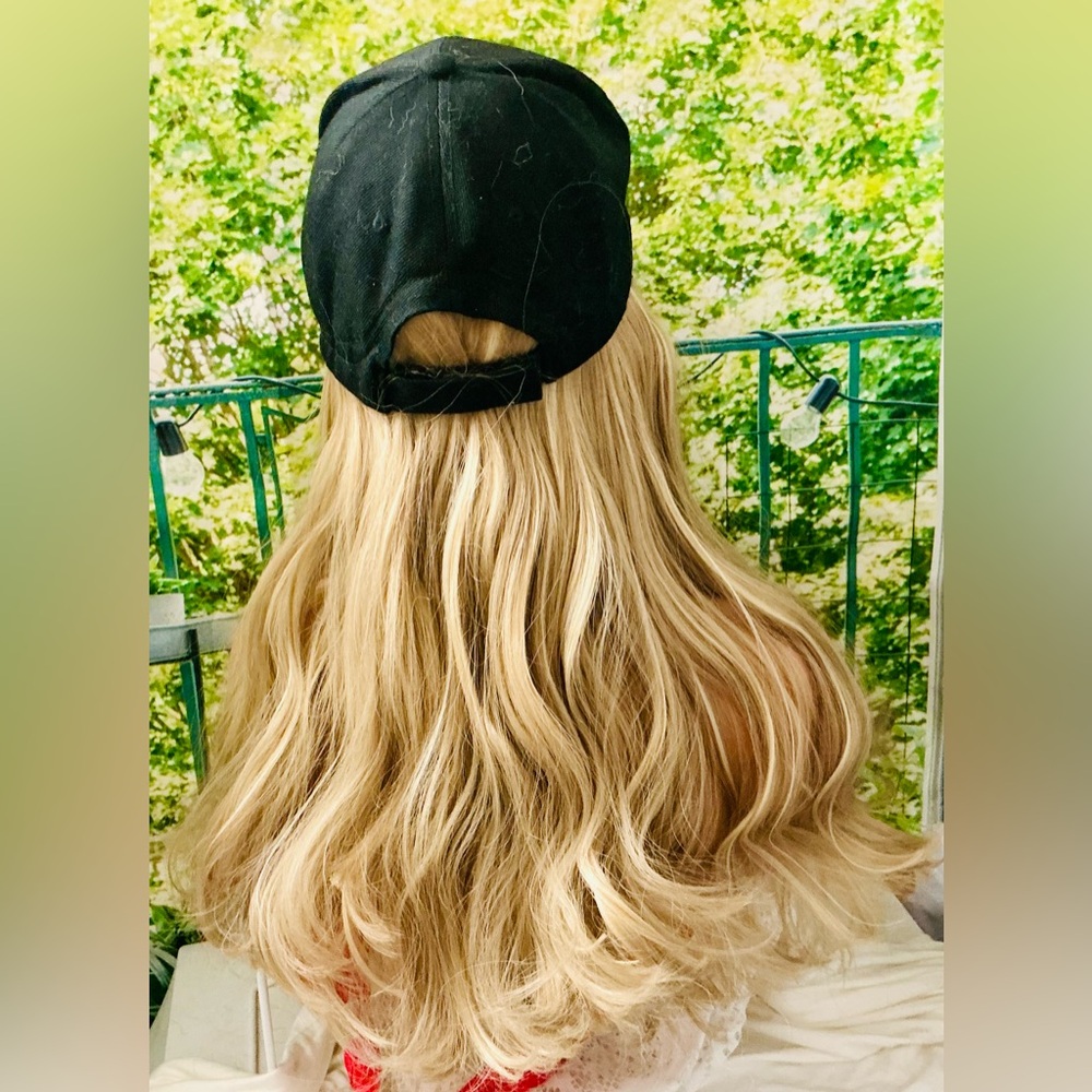 Black Fear Less Cap with Sew In Blonde Body Wave Extension Wig - Picture 3 of 3
